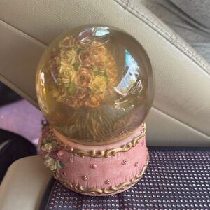 6” Vintage 1993 Floral Wind Up Music Playing Snow Globe